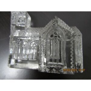 WATERFORD LISMORE CRYSTAL VILLAGE CHURCH PAPERWEIGHT PAPER WEIGHT RELIGION HOLY